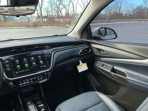 Used 2022 Chevrolet Bolt EUV Premier w/ Sun & Sound Package image 31