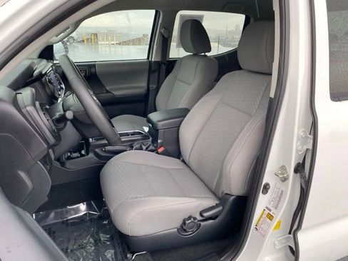 Certified 2020 Toyota Tacoma SR image 19