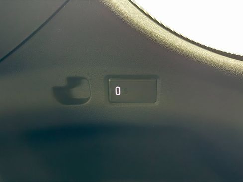 Used 2022 GMC Yukon XL Denali w/ Denali Premium Package image 47