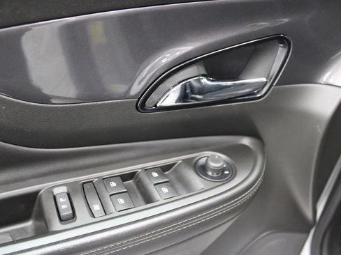 Used 2022 Buick Encore Preferred image 14