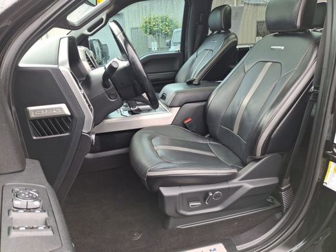 Used 2018 Ford F150 Platinum w/ Technology Package AWD/4WD image 19