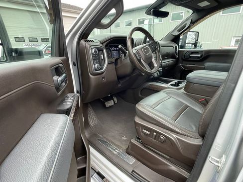 Used 2023 GMC Sierra 3500 Denali w/ Denali Ultimate Package image 23