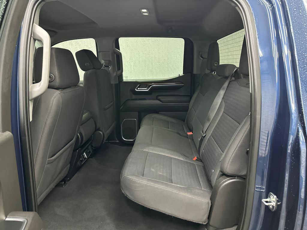 Used 2022 Chevrolet Silverado 1500 LT AWD/4WD image 21