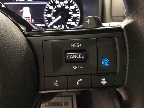 Used 2022 Nissan Rogue SV AWD/4WD image 22