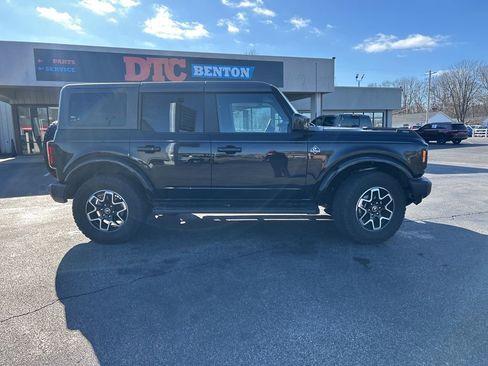 Used 2023 Ford Bronco Outer Banks image 3