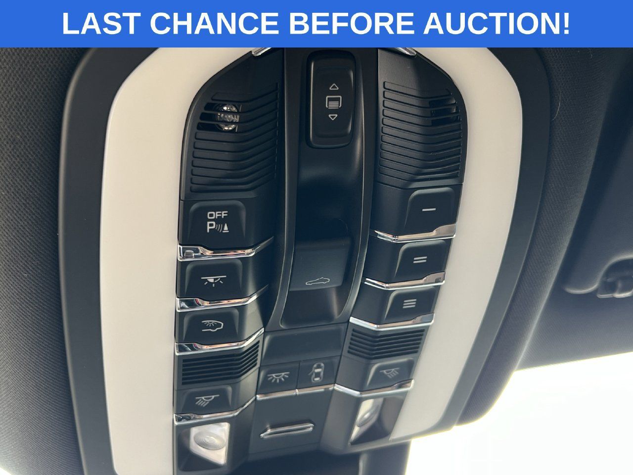 Used 2023 Porsche Macan GTS AWD/4WD image 18