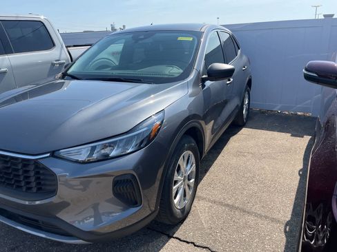Used 2023 Ford Escape Active image 5