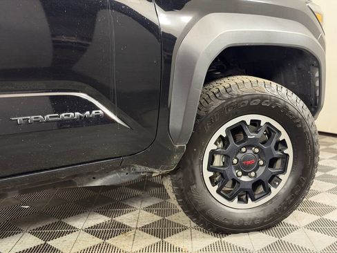Used 2024 Toyota Tacoma TRD Off-Road image 9