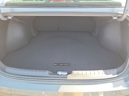 New 2026 Hyundai Elantra Limited FWD image 27