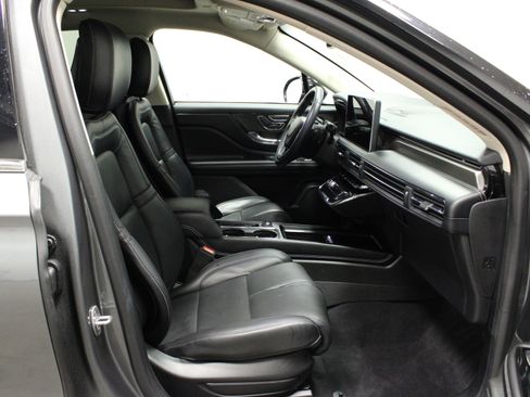 Used 2023 Lincoln Corsair Grand Touring image 16