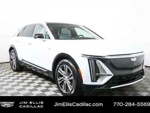 New 2026 Cadillac Lyriq Luxury RWD image 1