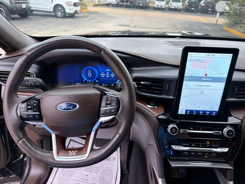 Used 2023 Ford Explorer King Ranch w/ Technology Package RWD image 14