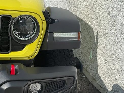 Used 2024 Jeep Wrangler Unlimited Rubicon AWD/4WD image 8