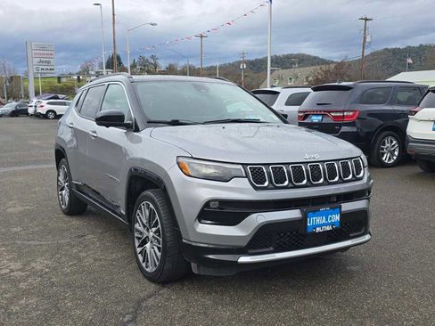 Used 2023 Jeep Compass Limited w/ Elite Group image 7