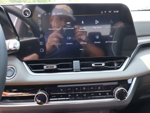 New 2027 Chevrolet Equinox LT w/ Convenience Package II AWD/4WD image 16