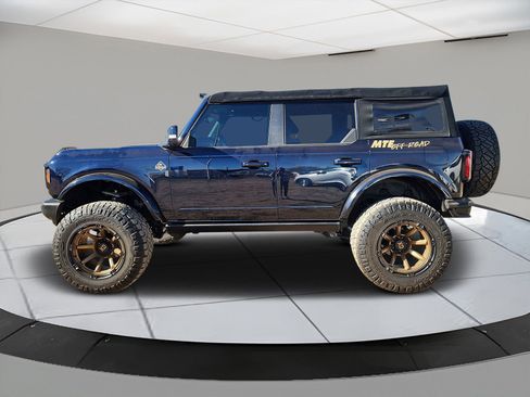 Used 2021 Ford Bronco Outer Banks image 2