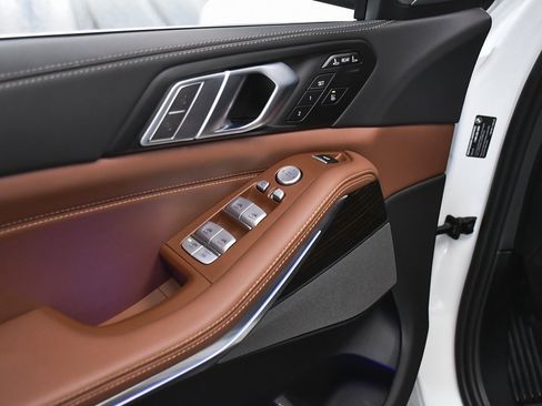 Used 2026 BMW X7 xDrive40i image 10