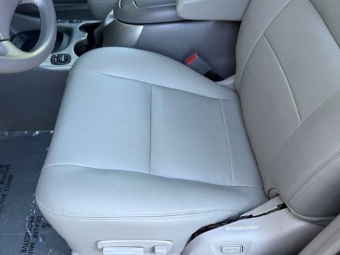 Used 2004 Toyota Sequoia Limited RWD image 7