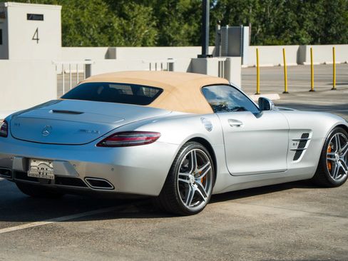 Used 2012 Mercedes-Benz SLS AMG Roadster image 14