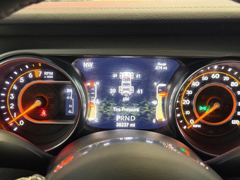 Used 2018 Jeep Wrangler Unlimited Sahara w/ Cold Weather Group AWD/4WD image 21