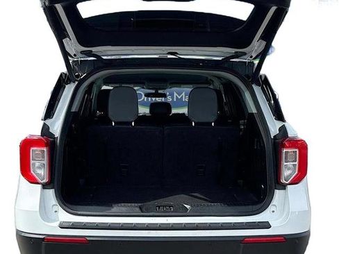 Used 2023 Ford Explorer XLT w/ Equipment Group 202A image 14