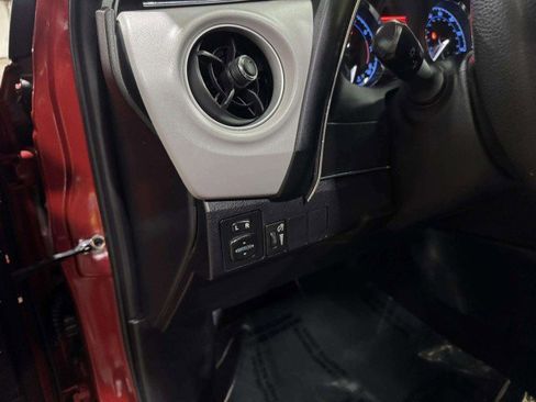 Used 2019 Toyota Corolla LE image 23