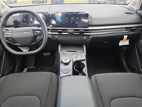 New 2027 Kia Sportage LX FWD image 12