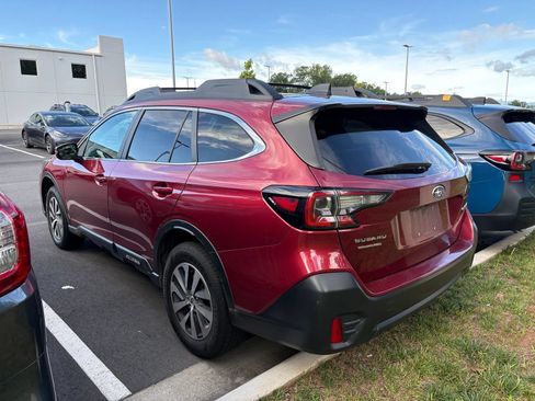 Certified 2022 Subaru Outback Premium AWD/4WD image 4