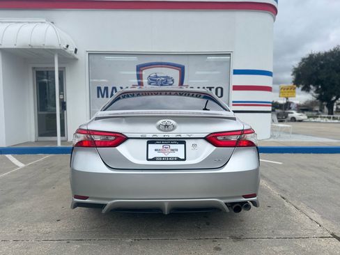 Used 2018 Toyota Camry SE image 29