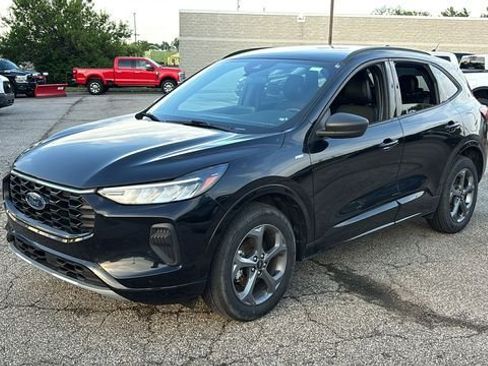 Used 2024 Ford Escape ST-Line AWD/4WD image 2