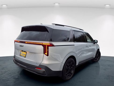 Used 2025 Kia Carnival SX Prestige image 7