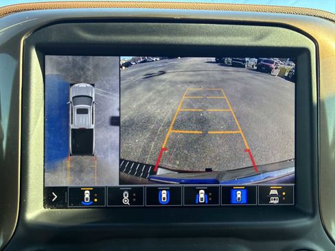 Used 2021 Chevrolet Silverado 1500 High Country image 14