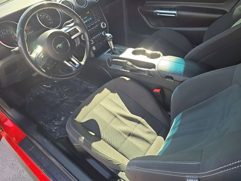 Used 2018 Ford Mustang Coupe image 10