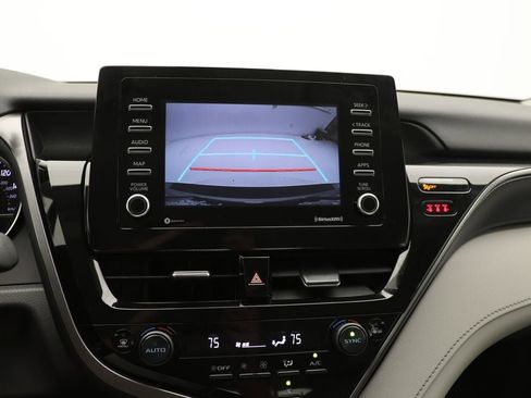 Used 2024 Toyota Camry SE image 23