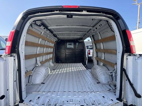 Used 2018 Chevrolet Express 2500 w/ Driver Convenience Package image 9