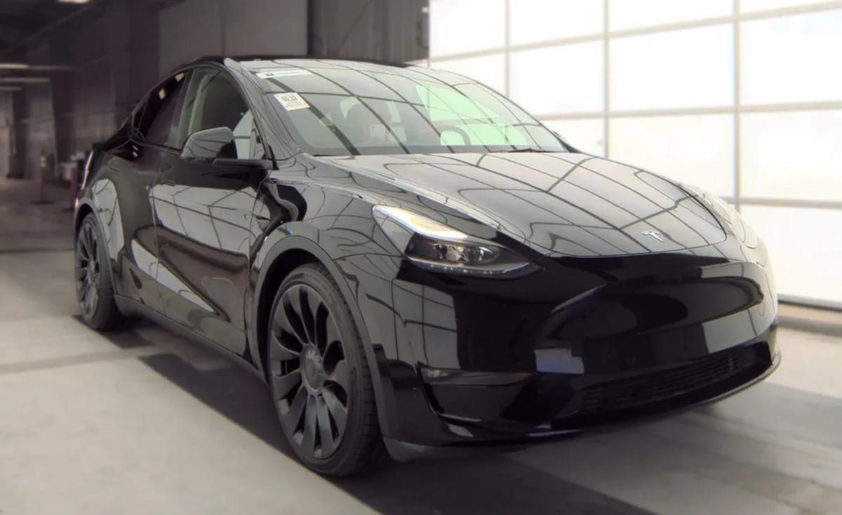 Used 2023 Tesla Model Y Performance AWD/4WD image 2