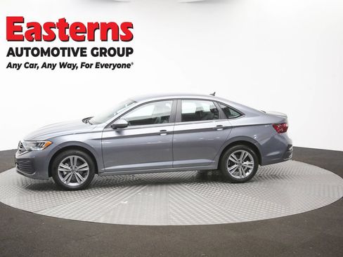 Used 2024 Volkswagen Jetta SE FWD image 52
