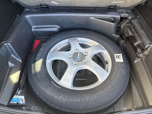 Used 2023 Jeep Grand Cherokee Limited image 28