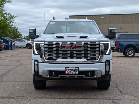 New 2026 GMC Sierra 3500 Denali w/ Denali Reserve Package AWD/4WD image 2