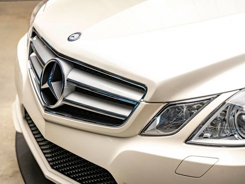 Used 2011 Mercedes-Benz E 550 Cabriolet image 16