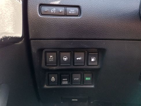 Used 2019 Nissan Rogue SL w/ Premium Package image 23