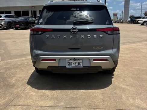 Used 2022 Nissan Pathfinder Platinum w/ Cargo Package FWD image 5