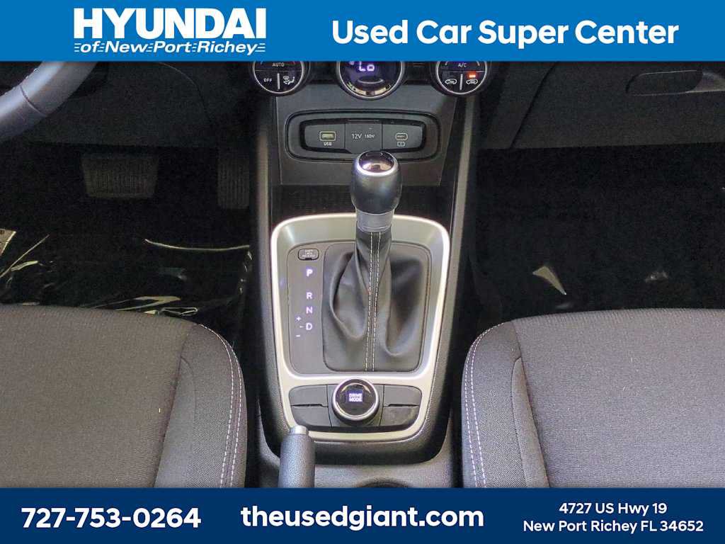 Certified 2025 Hyundai Venue SEL FWD image 19