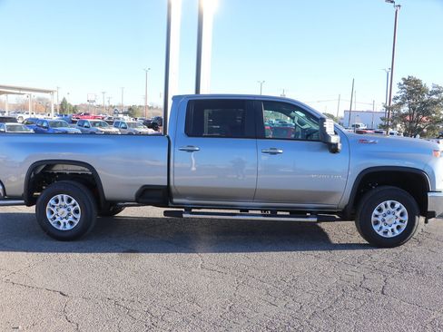 New 2026 Chevrolet Silverado 3500 LT image 8