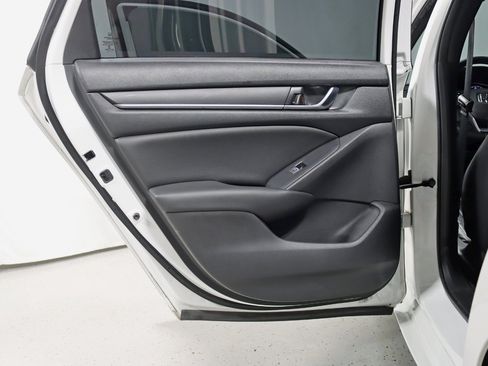 Used 2019 Honda Accord Sport image 29