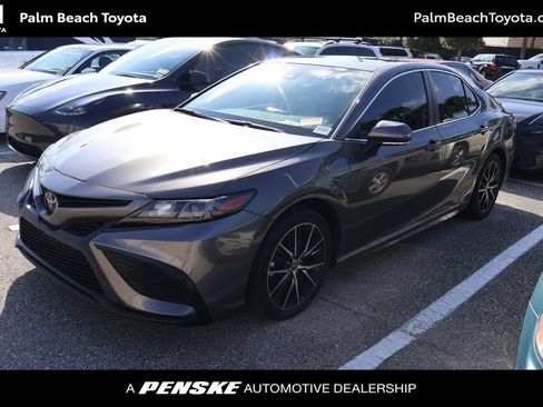 Used 2024 Toyota Camry SE w/ Convenience Package FWD image 1