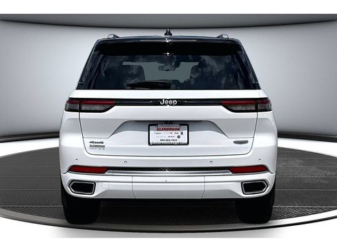 Used 2023 Jeep Grand Cherokee Summit AWD/4WD image 6