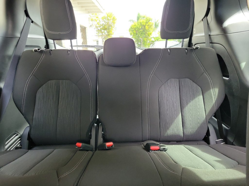 Used 2024 Chrysler Pacifica Touring FWD image 15