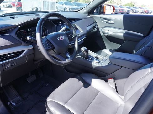 Used 2019 Cadillac XT4 Premium Luxury w/ Enhanced Visibility Package image 16