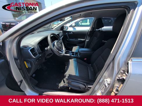 Used 2021 Kia Sportage LX FWD image 9